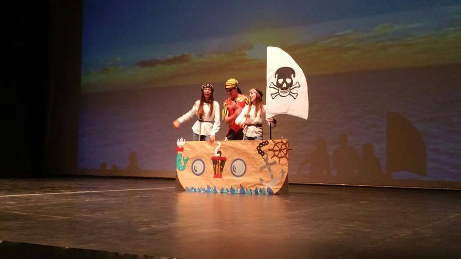 La actividad se llevó a cabo ene l Teatro Villa de Huércal-Overa.