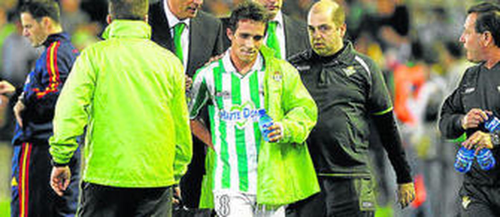 Ezquiel se retira, con cara de circunstancias, en el duelo con el Xerez.