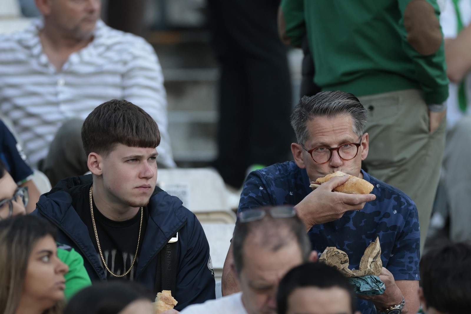 Búscate en las fotos del Betis - Osasuna