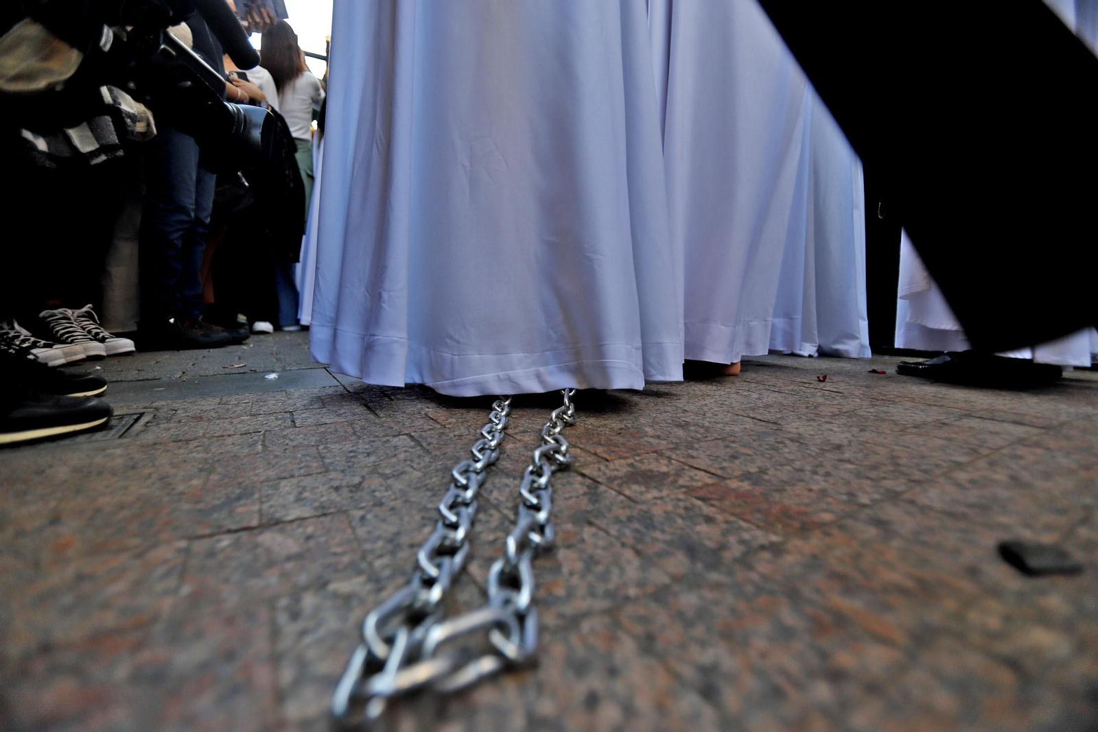 Imágenes de la estación de penitencia de la Hermandad de La Esperanza de Huelva