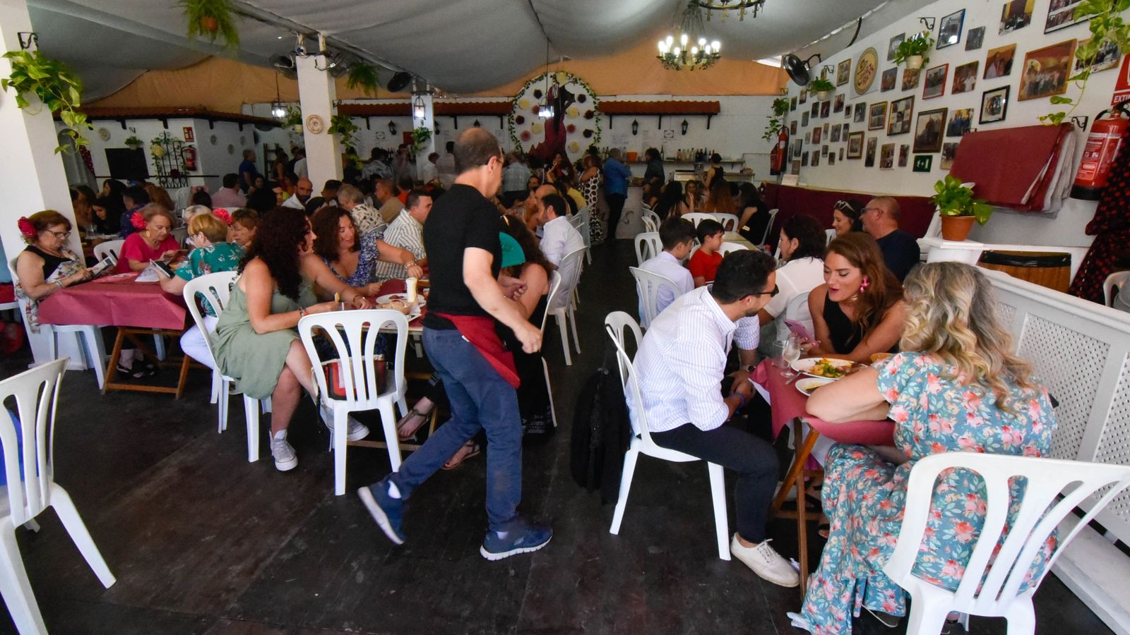Fotos del miercoles en la Feria Real de Algeciras Dia de la Mujer