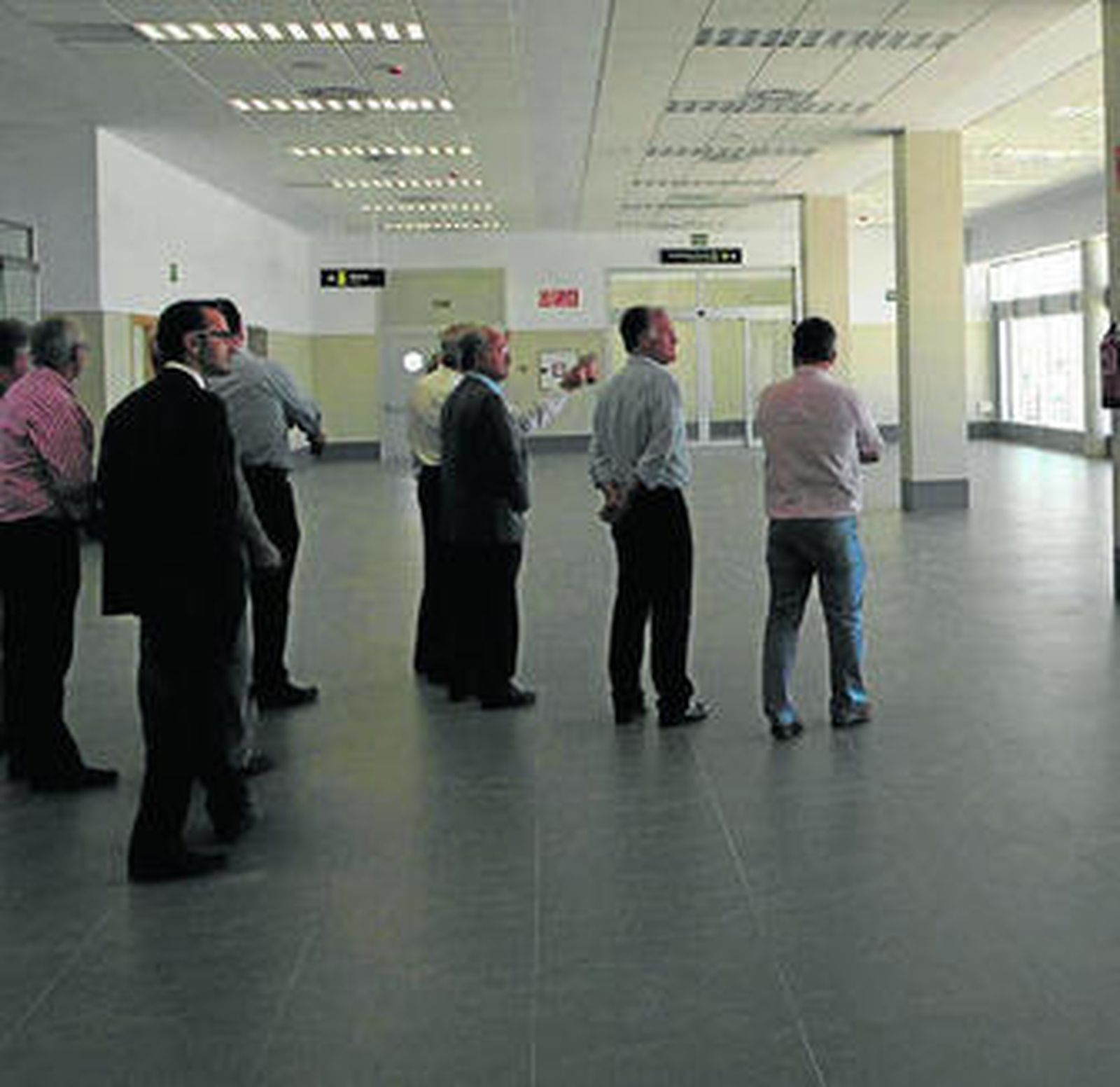 La estación marítima de Tarifa, en uso aunque aún sin mobiliario.
