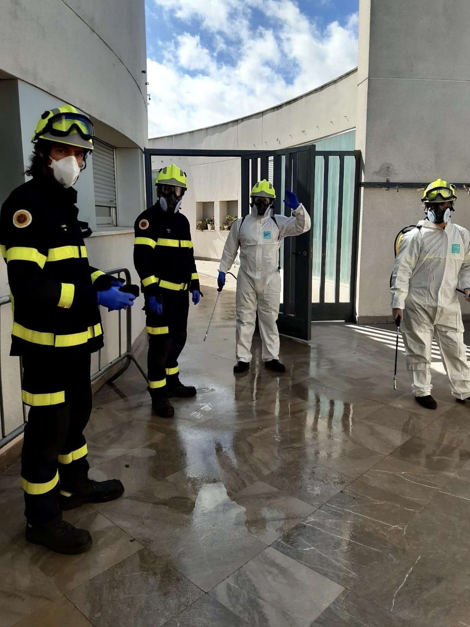 Bomberos de San Fernando, recuperados tras resultar contagiados.