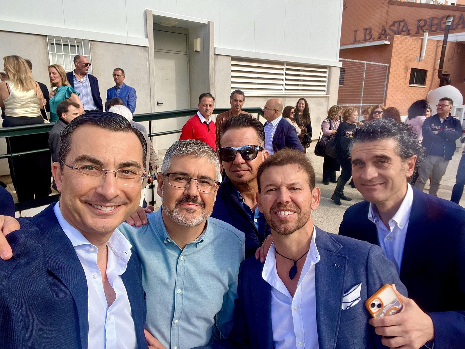 Los alumnos de la promoción 89-93 del Asta Regia celebran el 30 aniversario de su graduación. Los alumnos de la promoción 89-93 del Asta Regia celebran su 30 aniversario