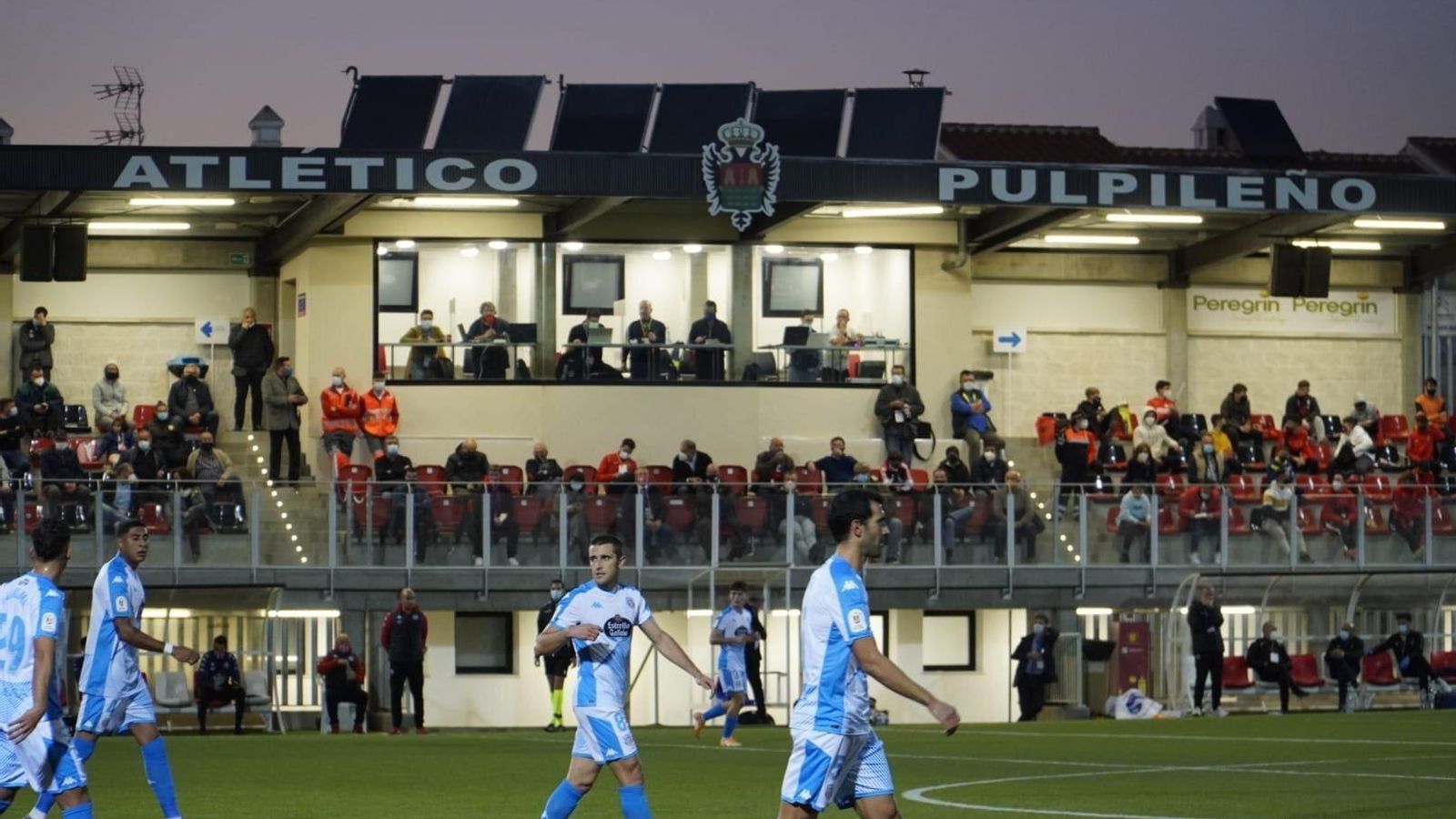 Imagen de la grada de tribuna del feudo almeriense durante el partido ante el Lugo.