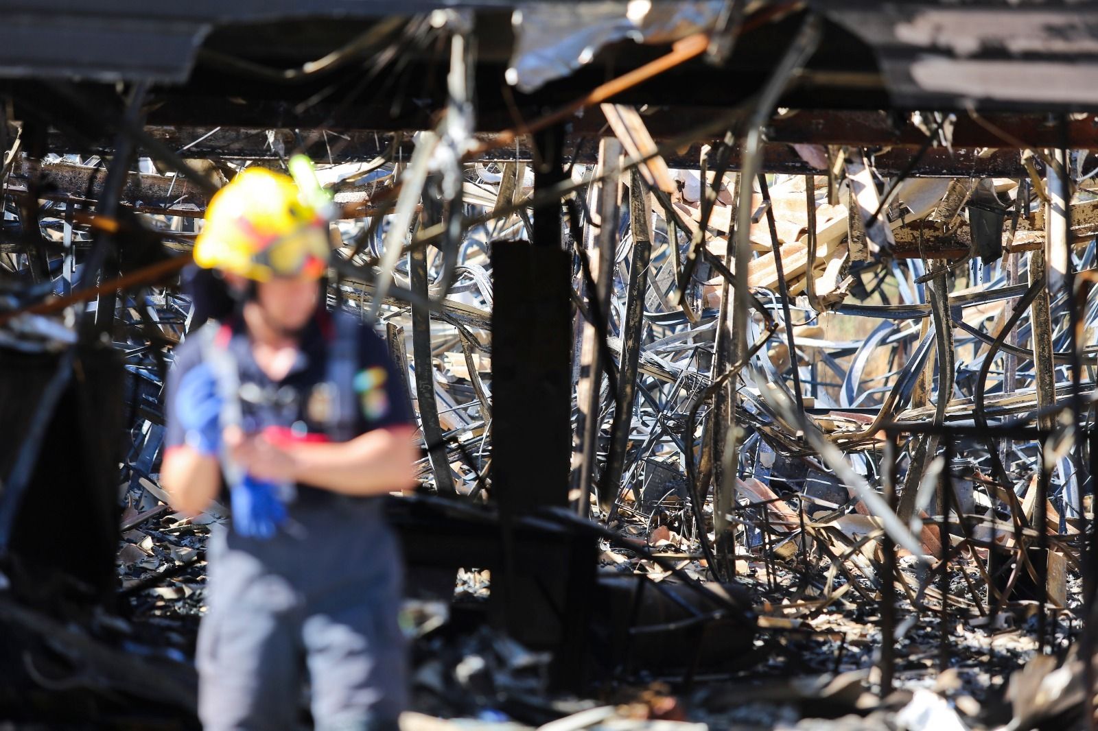 Incendio en una tienda de muebles en el polígono El Viso de Málaga