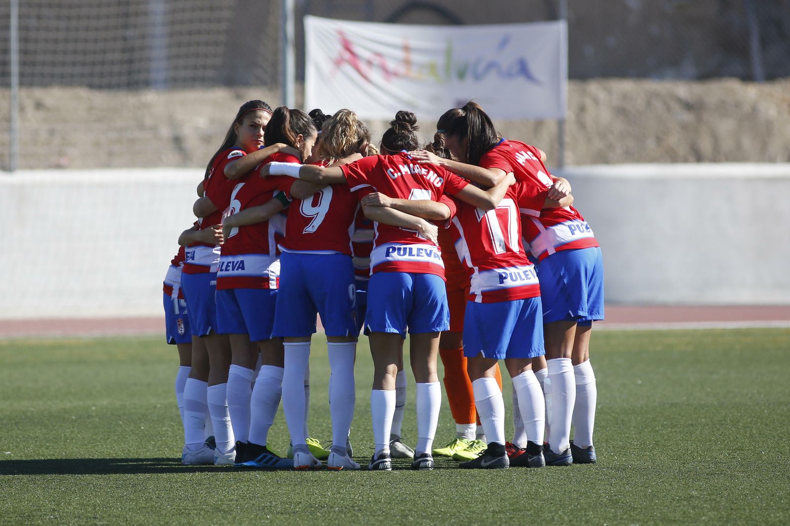 Las rojiblancas quieren seguir en racha de resultados en tierras malagueñas.
