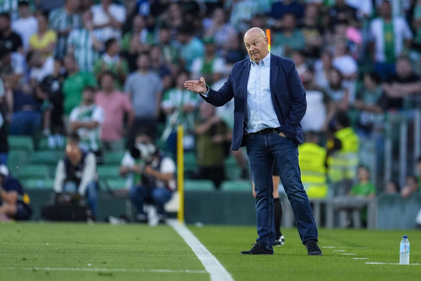 Pepe Mel. Pepe Mel.