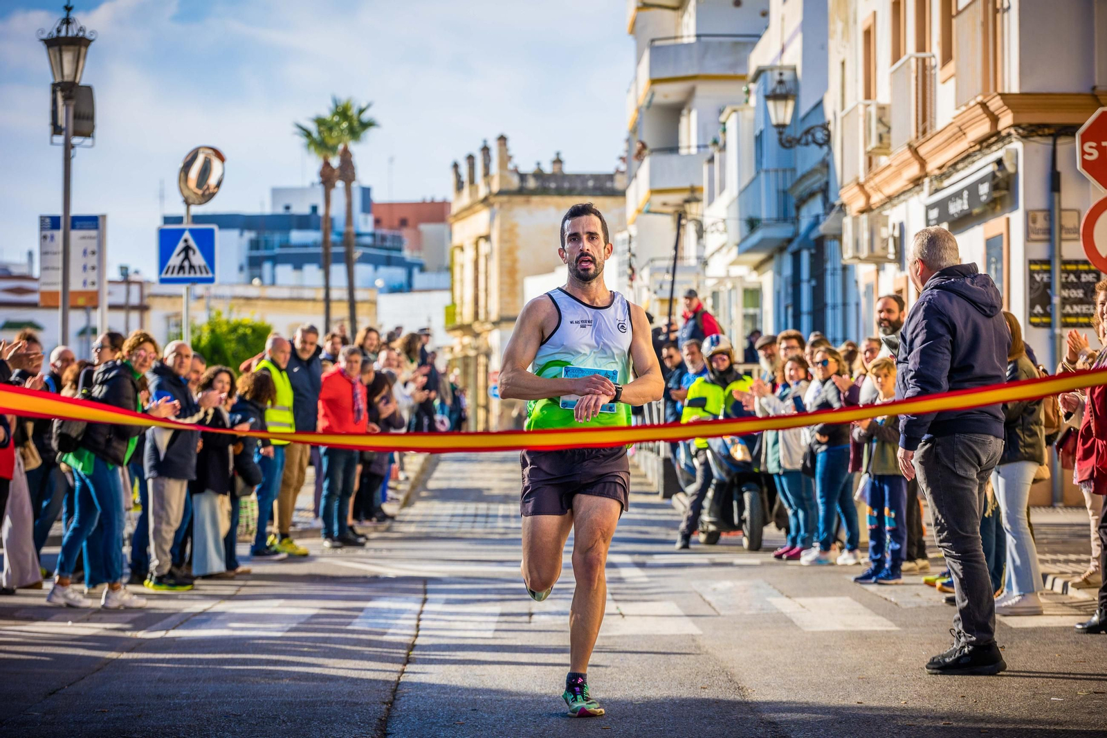 Gran ambiente en la Carrera Solidaria de la Divina Pastora en San Fernando