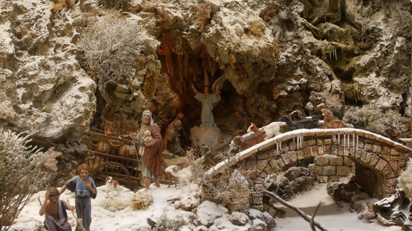 Escena de la anunciación a los pastores del belén nórdico de la Fundación Cajasol.