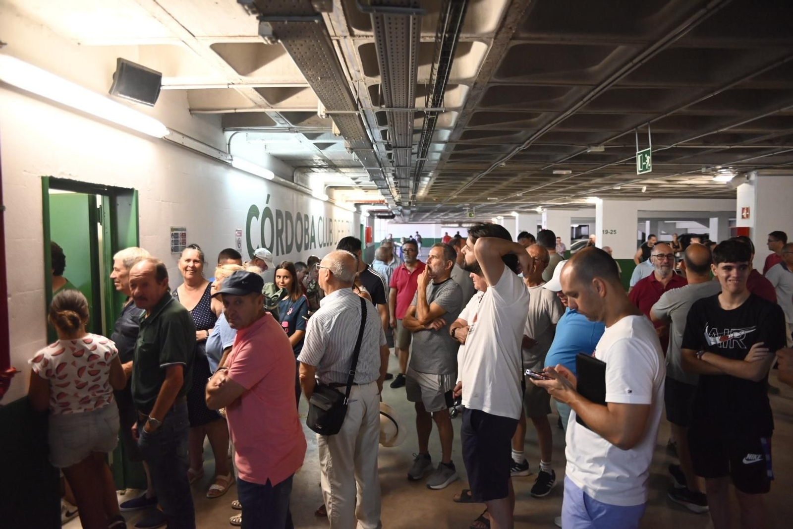 Las imágenes del arranque de la segunda fase de la campaña de abonados del Córdoba CF