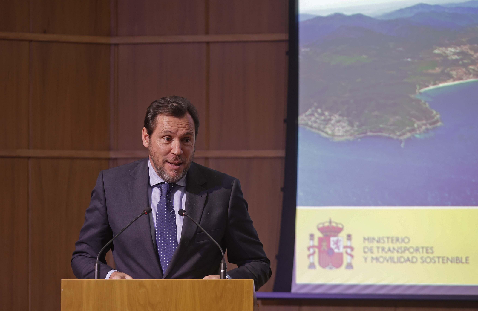 Fotos de la jornada de trabajo del ministro de Transportes en el Puerto de Algeciras