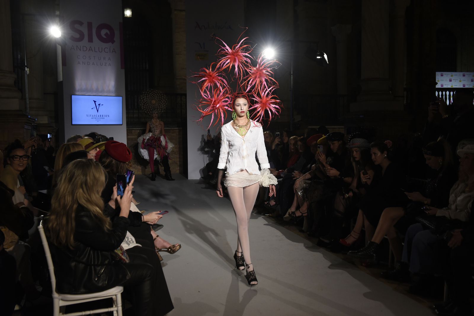 El desfile de Vivascarrión en la pasarela de novia e invitada SIQ 2022, todas las fotos