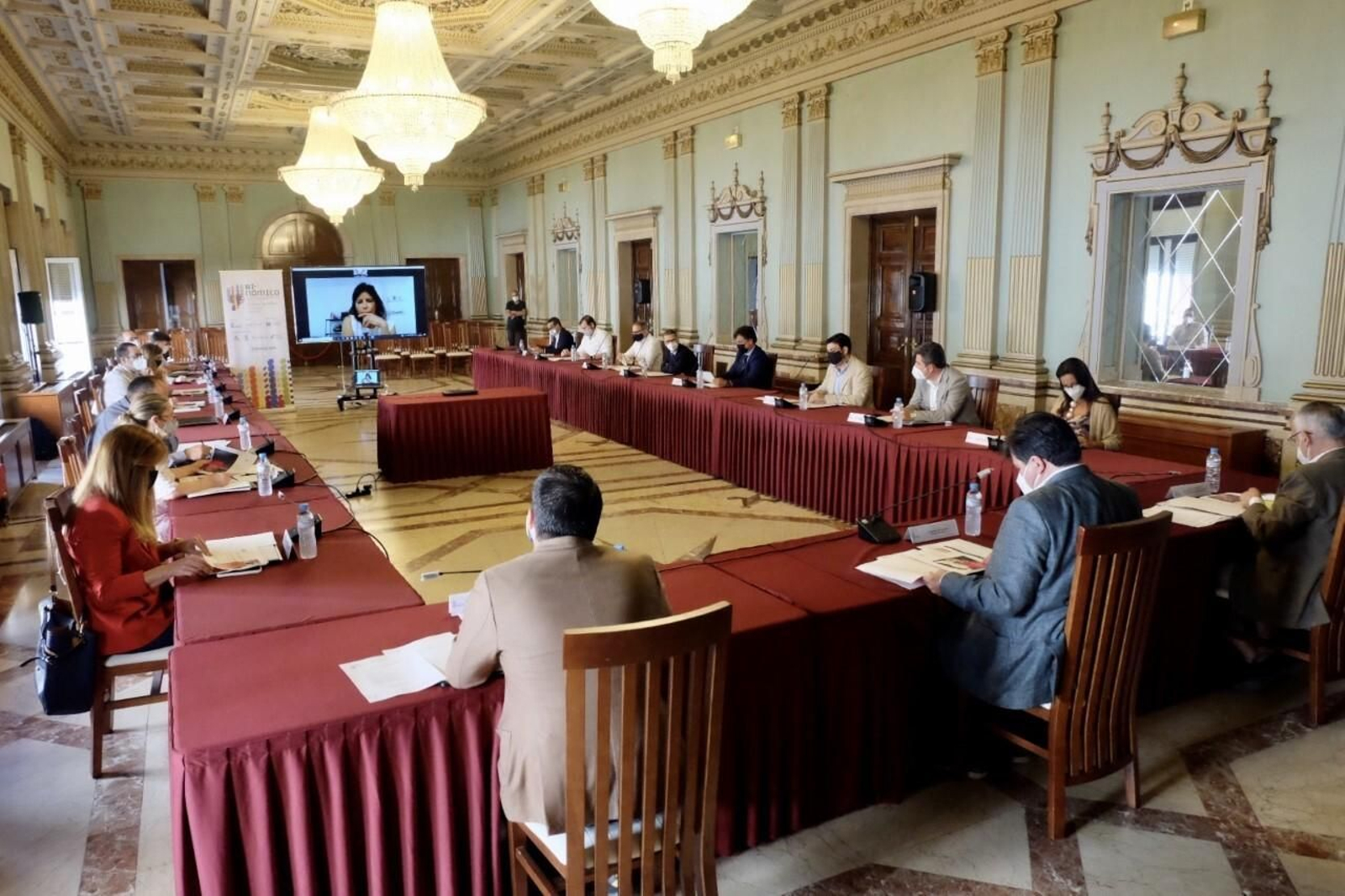 El Comité Consultivo del I Congreso Gastronómico Iberoamericano, en una reunión. El Comité Consultivo del I Congreso Gastronómico Iberoamericano, en una reunión.