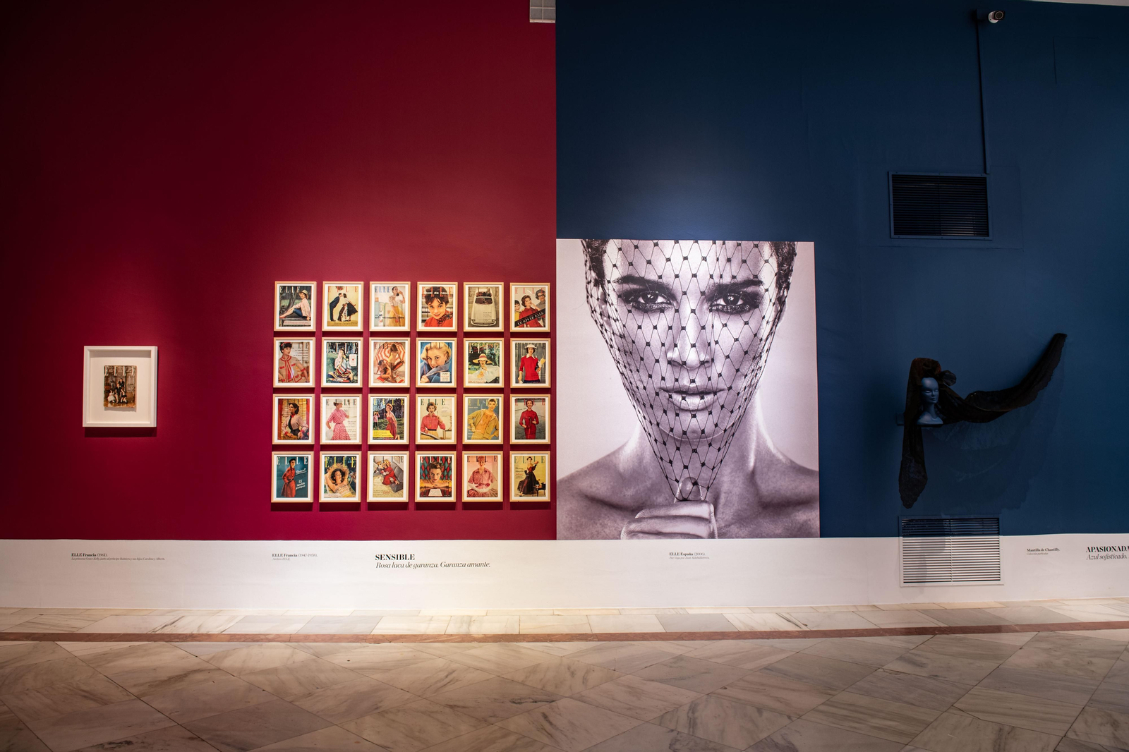 La exposición de moda 'Elle, 75 años al lado de la mujer', en imágenes