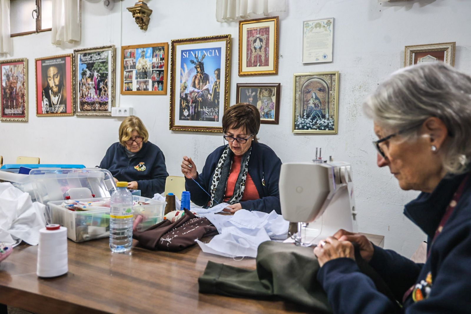 Fotografías del alma del taller de costura de la Sentencia