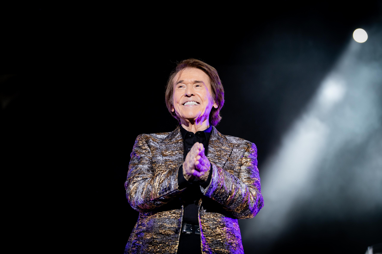 Imágenes de la actuación de Raphael en el Concert Music