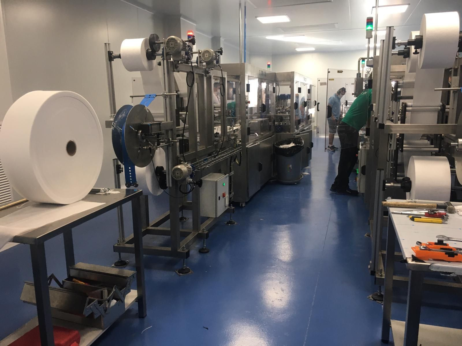 Instalaciones de la fábrica de mascarillas de Pizarra.