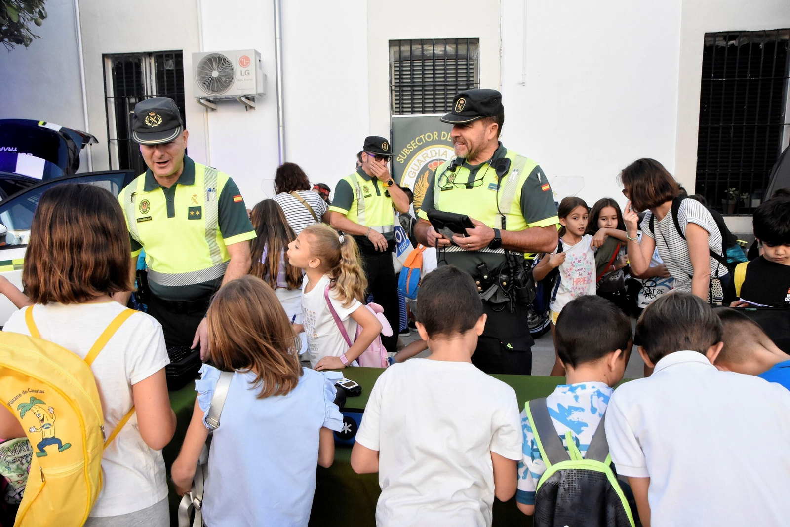 En imágenes, el día de puertas abiertas en la Comandancia de la Guardia Civil en Córdoba