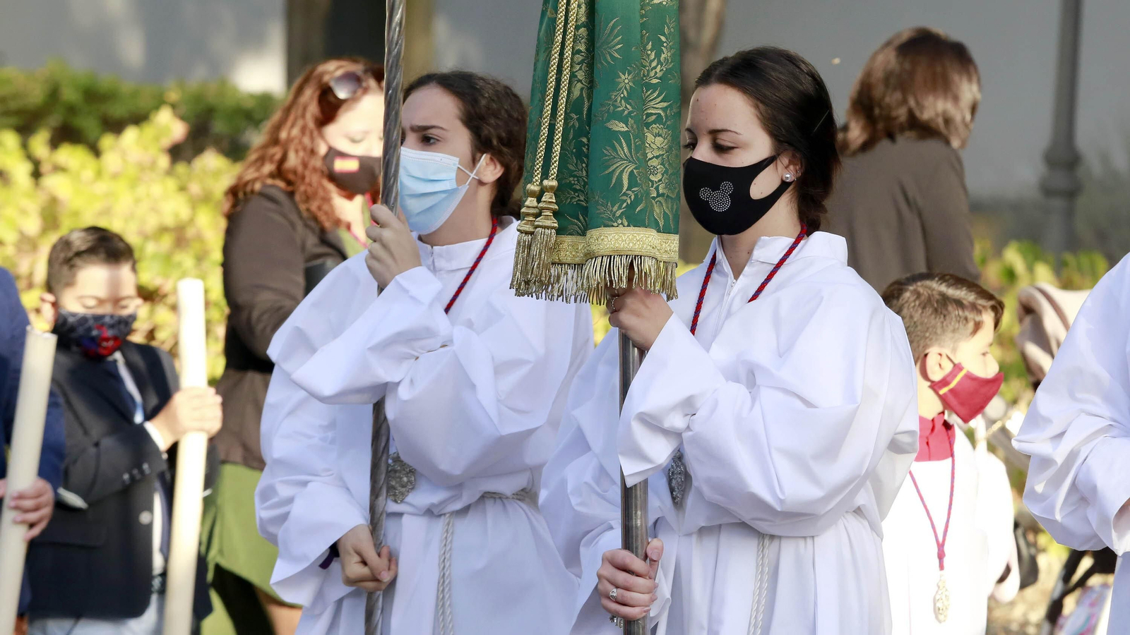 Imágenes del rosario de la Aurora de la Candelaria por los jardines de la Atalaya