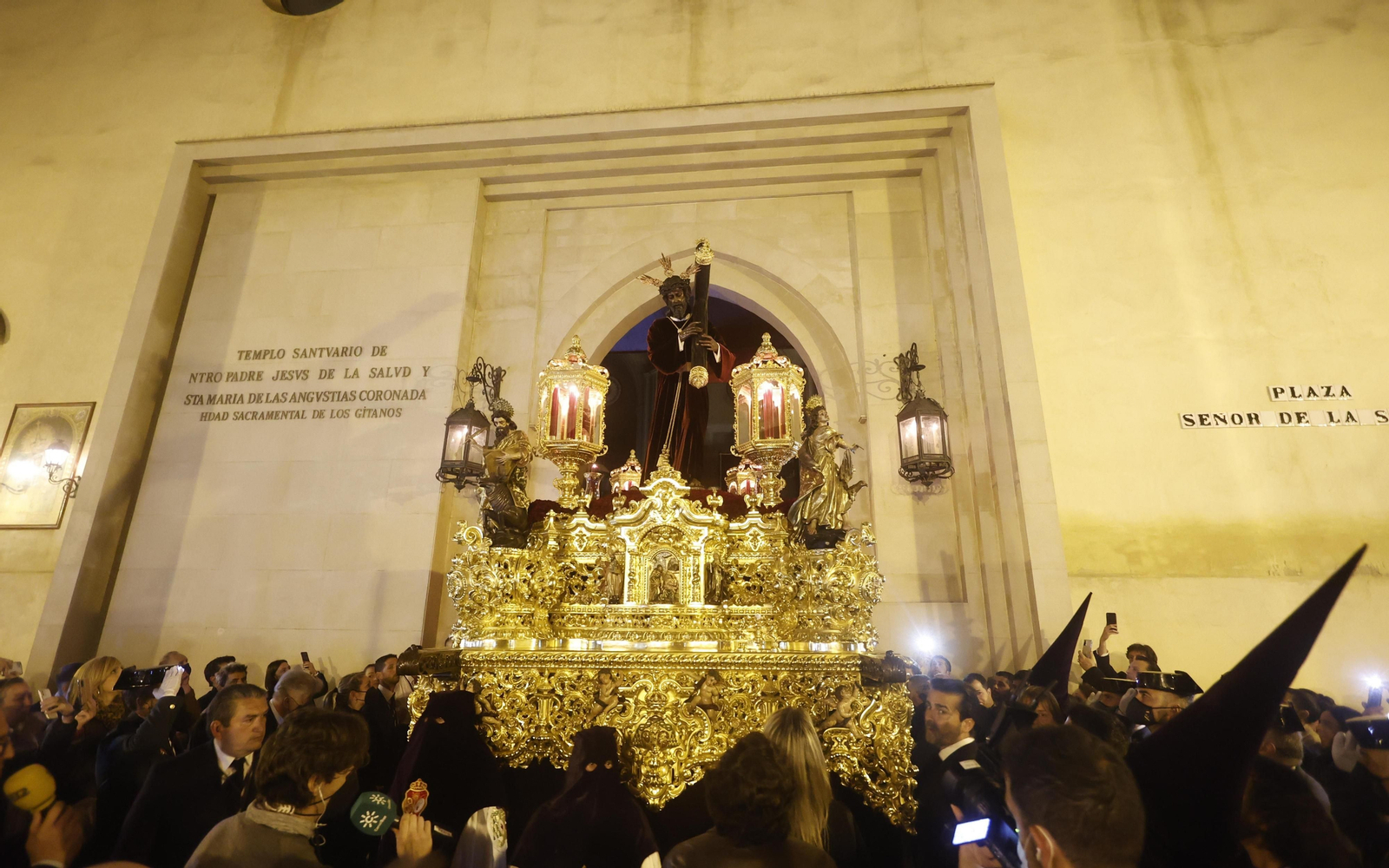 Las imágenes de la salida de la hermandad de los Gitanos