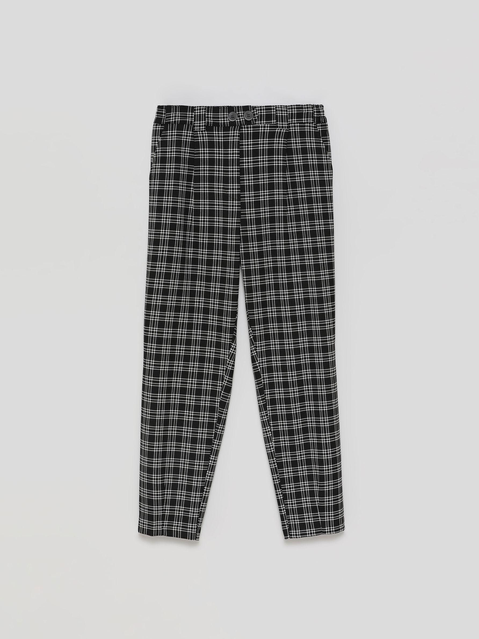 Pantalón jogger de cuadros.