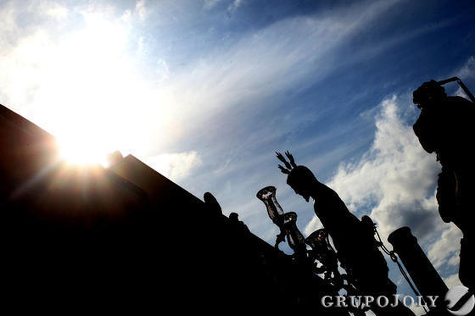 Flagelación y La Estrella por las calles de La Línea.  Foto: Paco Guerrero