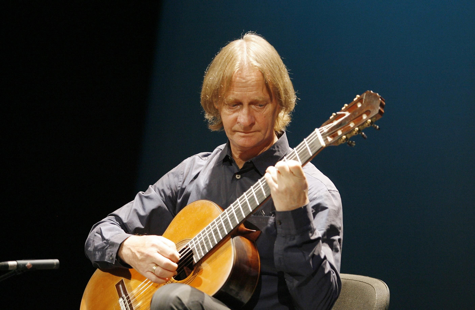 David Russell, durante un recital.