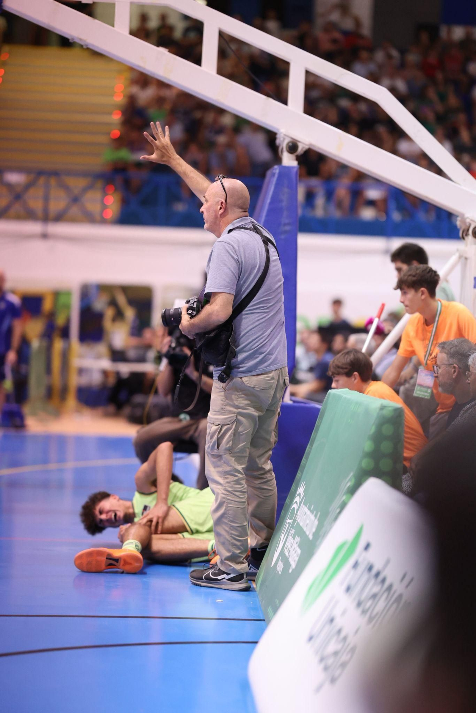 Máxima preocupación en el Unicaja por Dani Carrasco y su rodilla