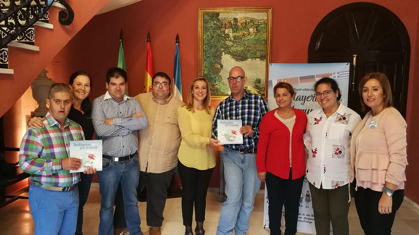 Presentación del libro a la alcaldesa de Alcalá de Guadaíra.