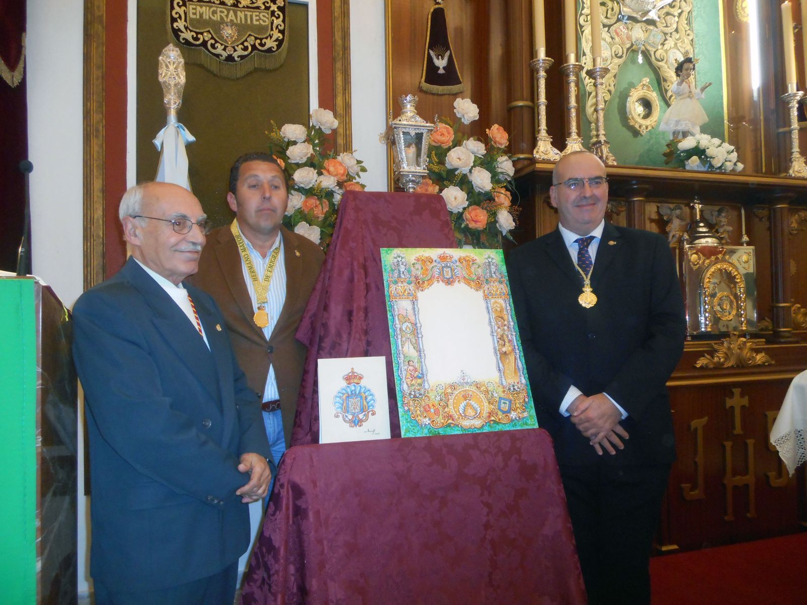 Presentación de la orla de cultos y el escudo de su cincuentenario.
