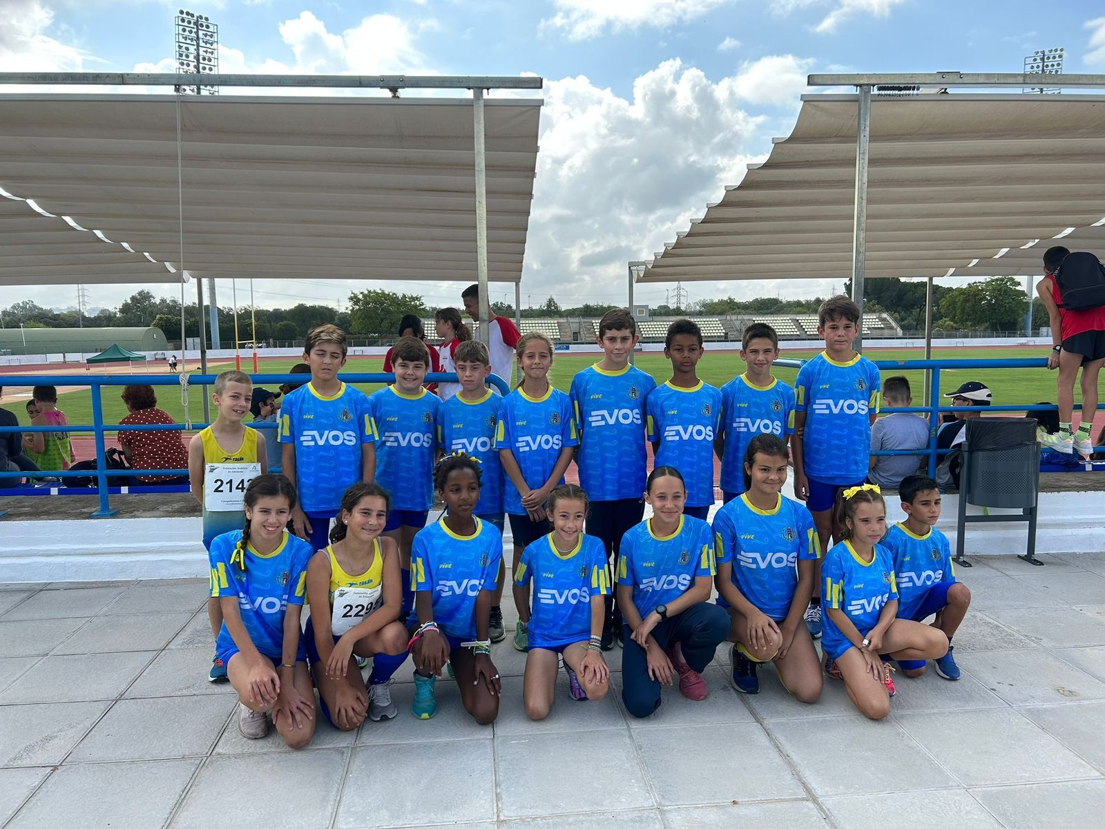 La expedición del Promoción Algeciras sub-12 en Sevilla.