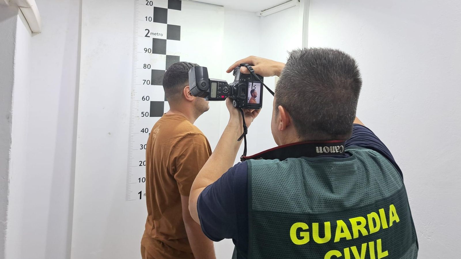 Uno de los detenidos este viernes por la Guardia Civil. Uno de los detenidos este viernes por la Guardia Civil.