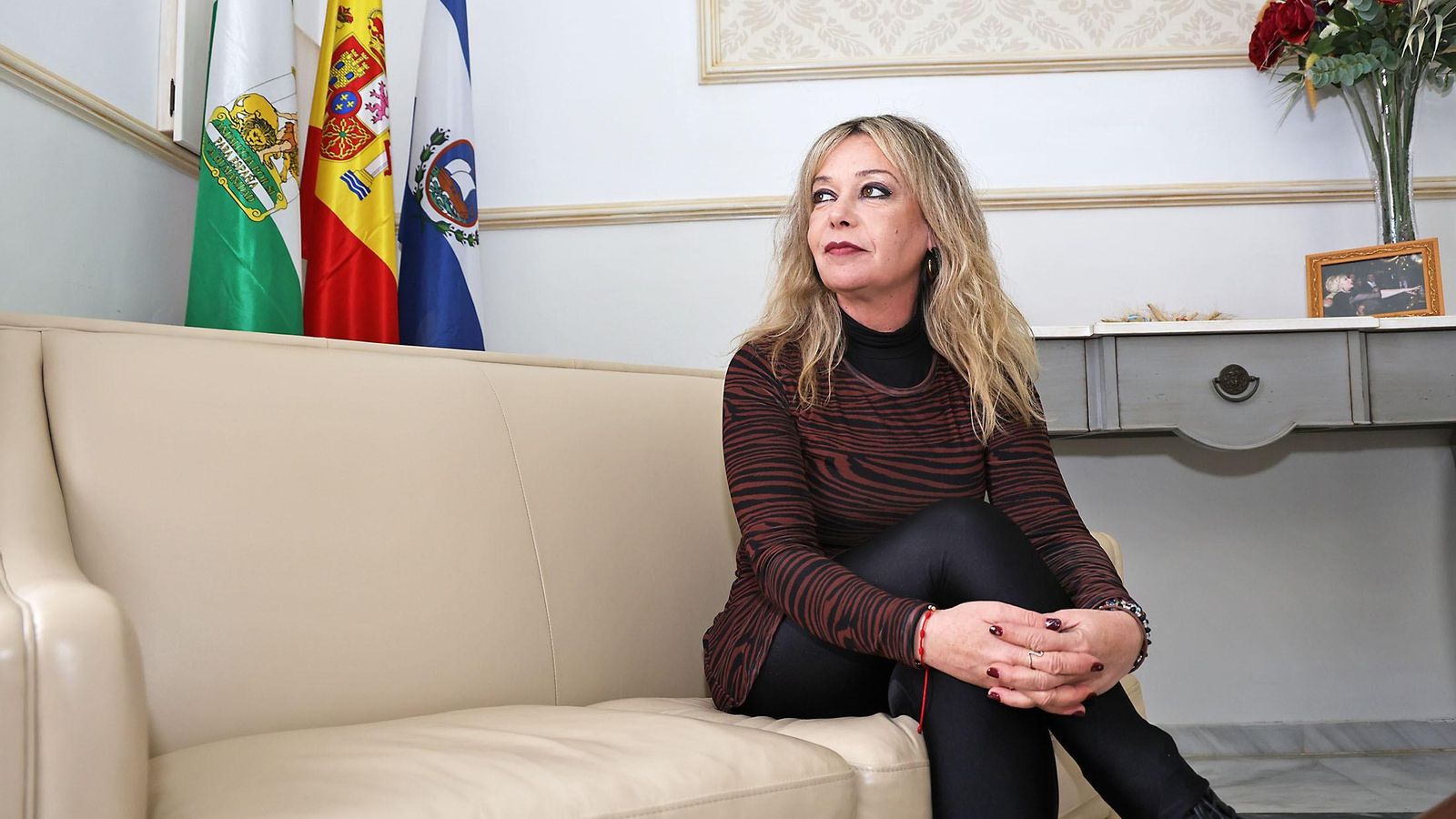 Rocío Cárdenas, en su despacho del Ayuntamiento de San Juan del Puerto.