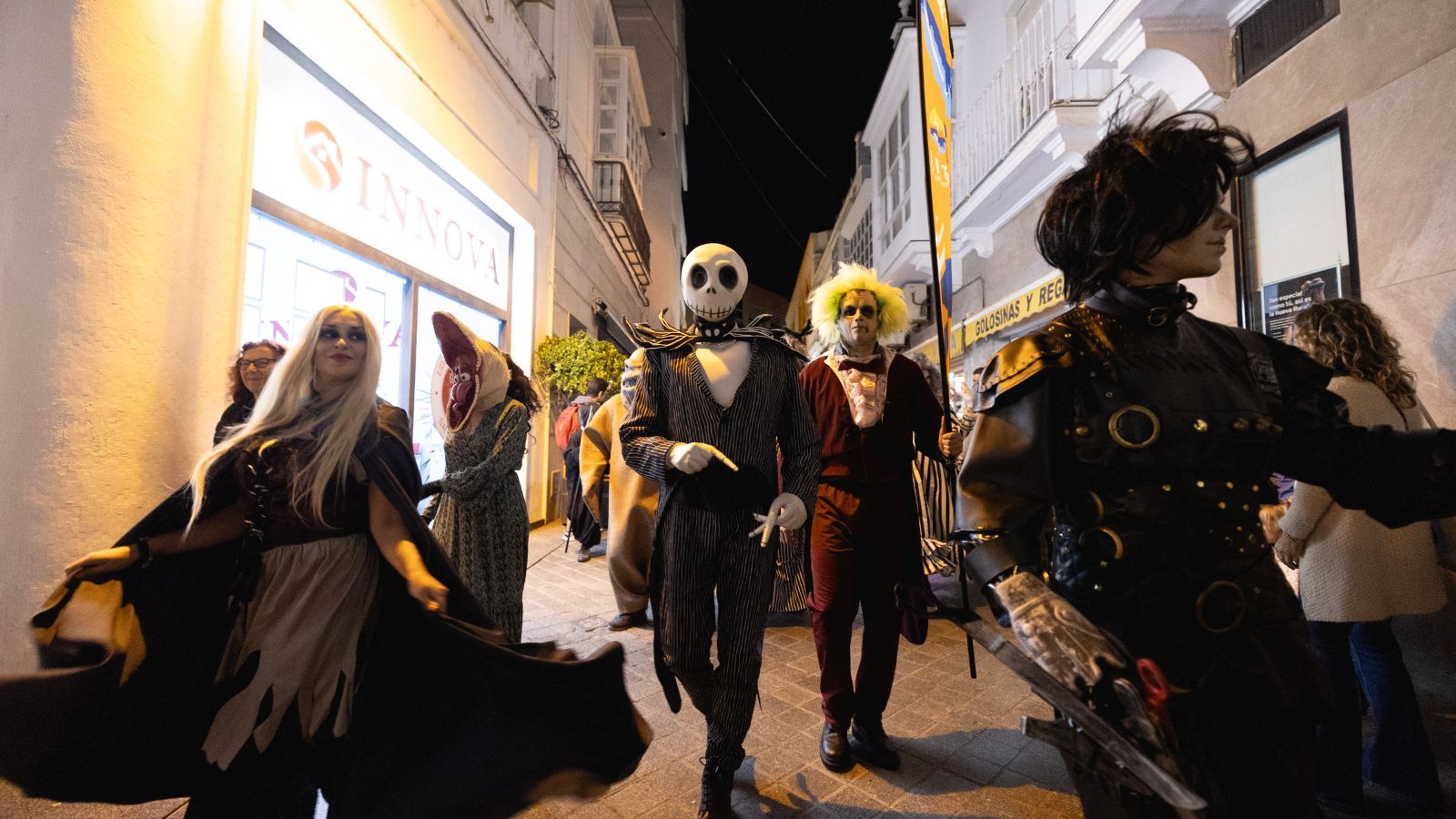 Pascalles de Asihtur con motivo de Halloween en San Fernando.