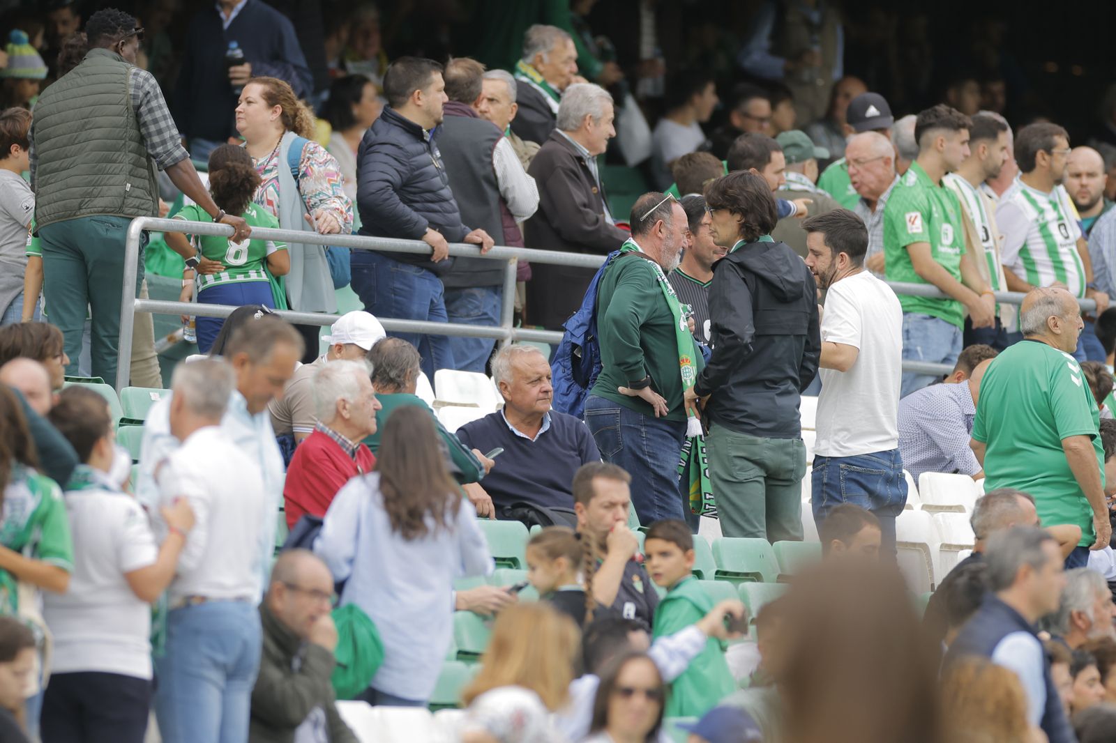 Búscate en las fotos del Betis-Osasuna