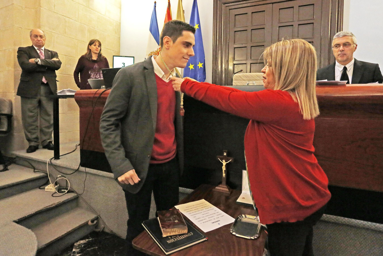 Jaime Espinar tomando posesión como nuevo concejal.