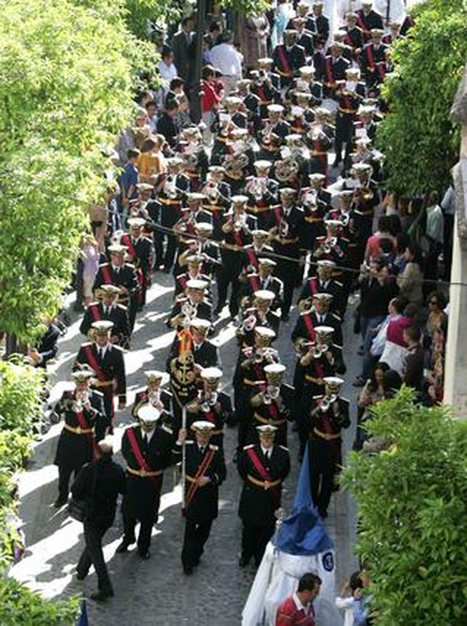La banda de La Victoria, de León,  en formación.

Foto: Pascual