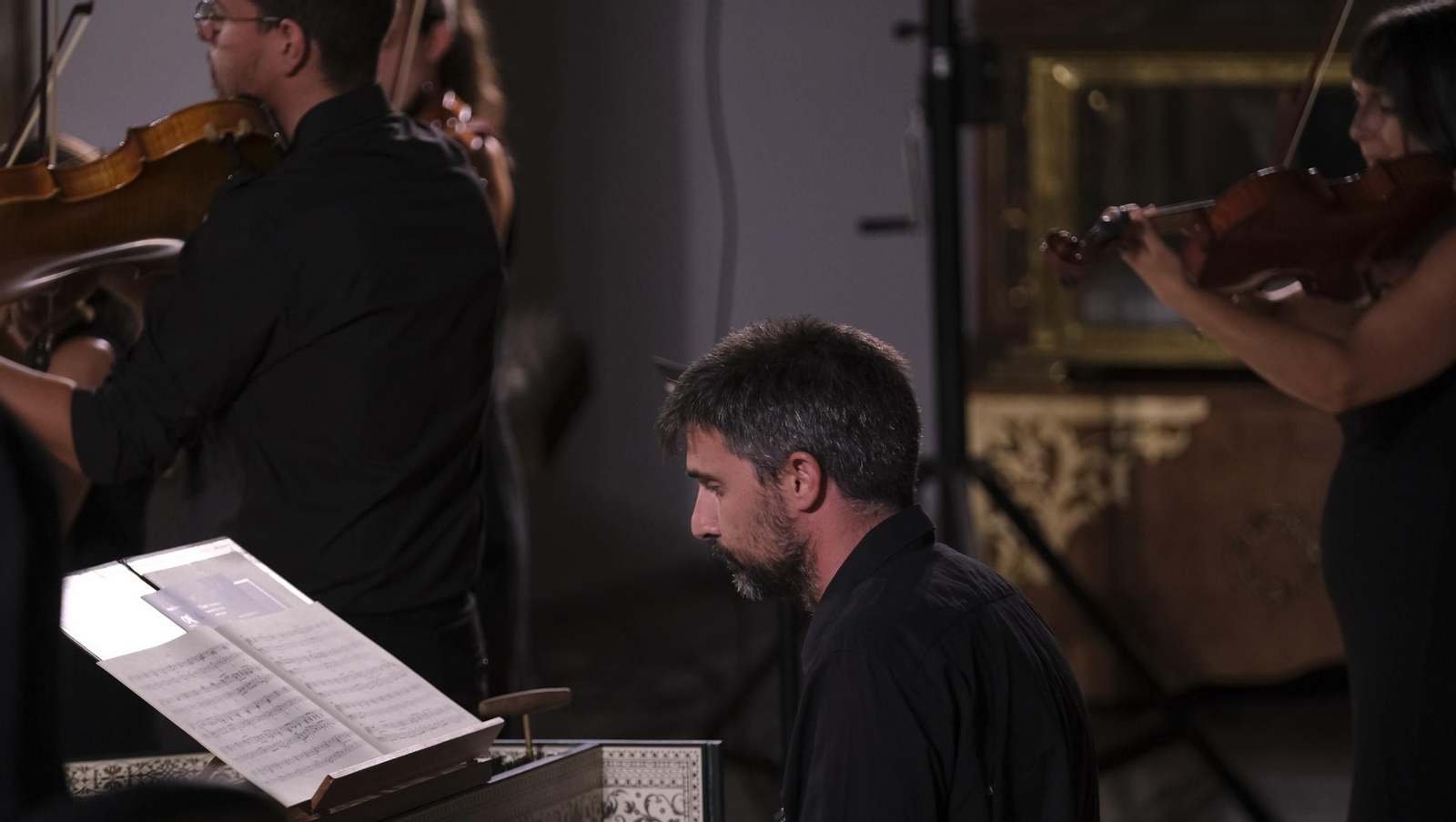 Concierto de la OCAL y del violinista Jesús Reina en Vélez Blanco, en imágenes
