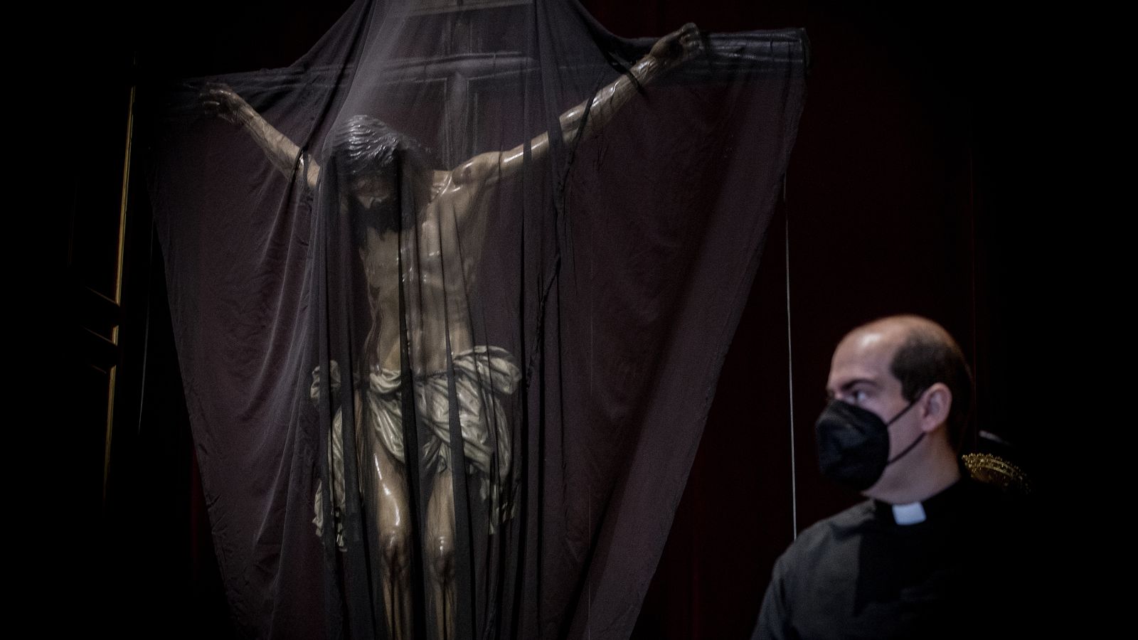 El Cristo de la Buena Muerte de los Estudiantes velado el Viernes Santo