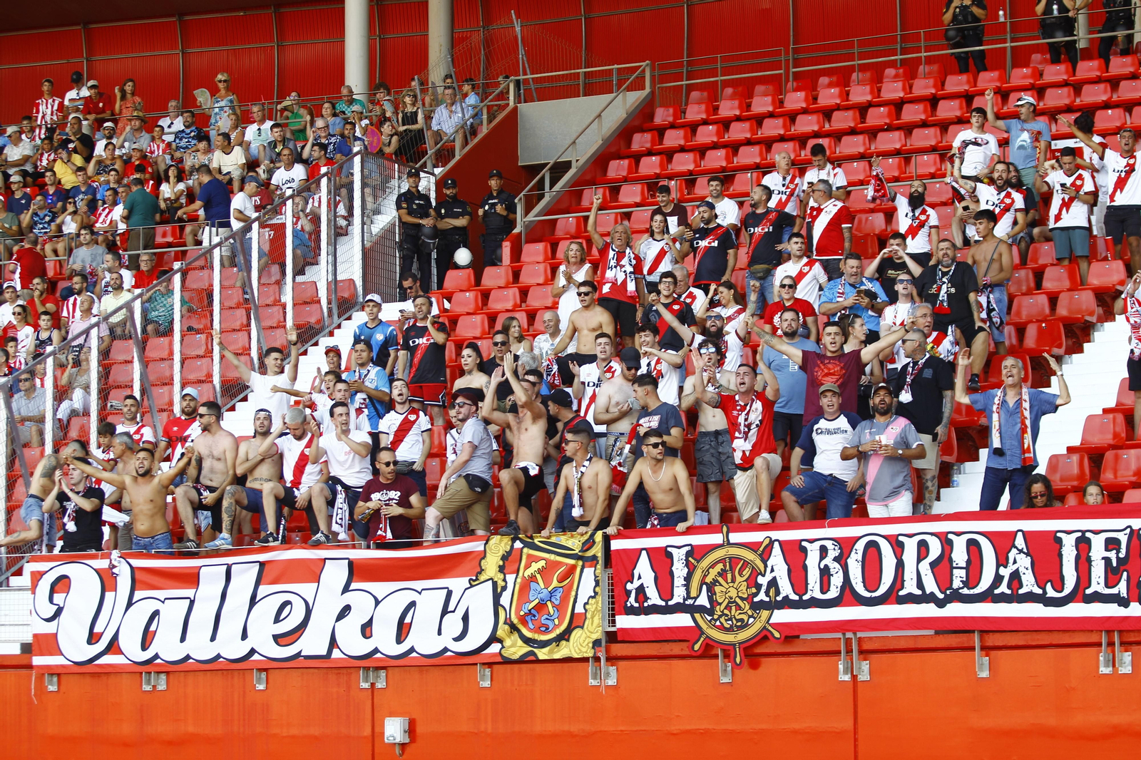 Imágenes del partido U.D. Almería-Rayo Vallecano