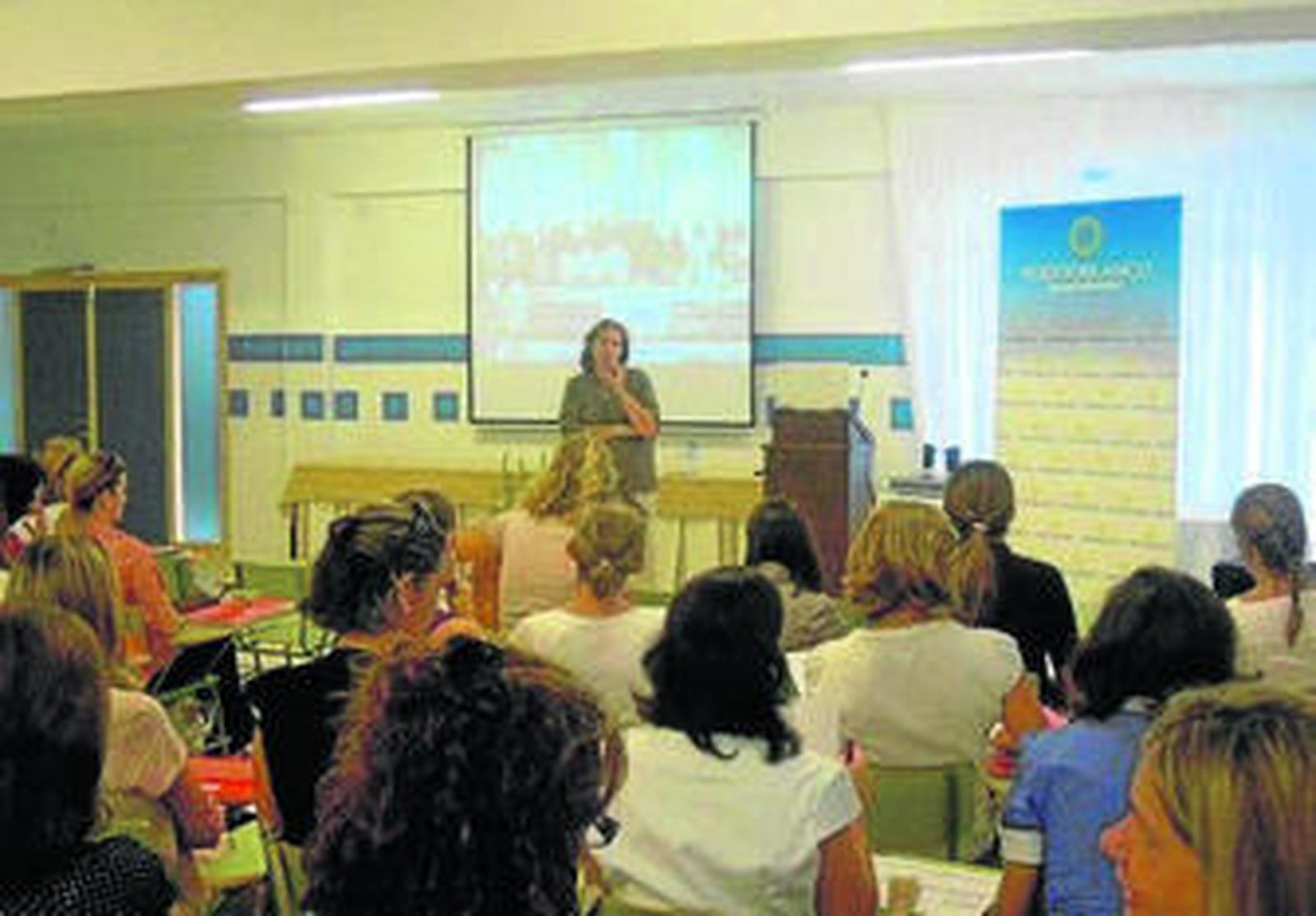 Intervención de apertura de las jornadas de la directora del centro.