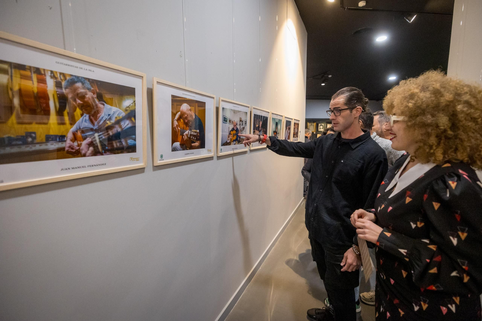 Las imágenes de la exposición 'Guitarristas de la Isla' en el Museo Camarón