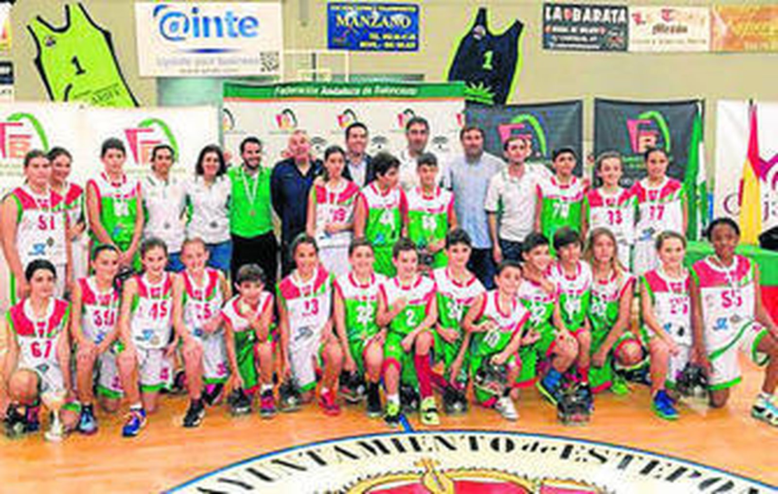 Las selecciones gaditana de minibásket, ayer en Estepona.