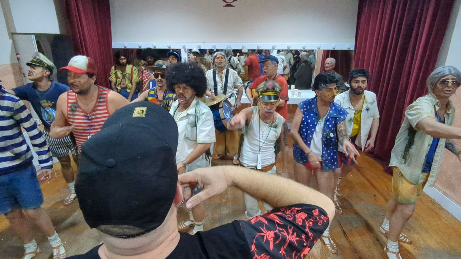 'Los hombres de Paco' sobre la ausencia de mujeres en la chirigota del concurso oficial