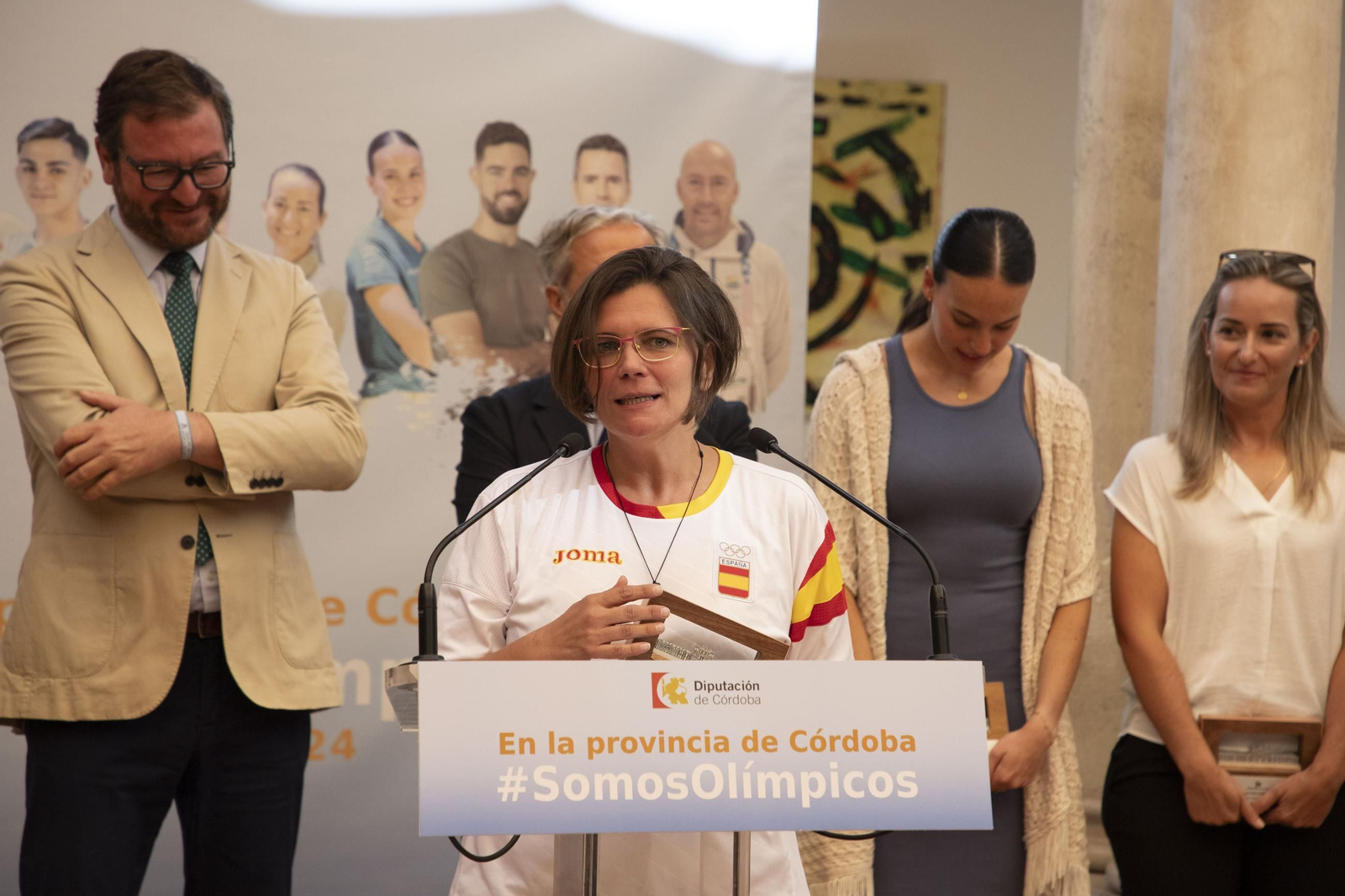 foto_recepcin-por-parte-de-la-corporacin-provincial-a-los-deportistas-olmpicos_22_53985183814_o.jpg