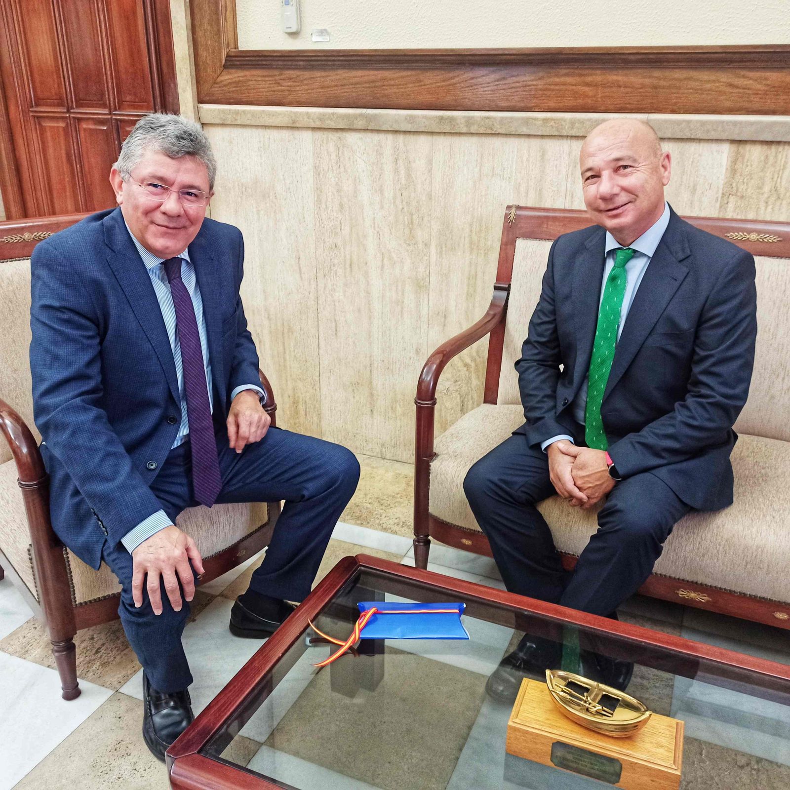 El subdelegado en funciones despide al comisario principal Rafael Madrona