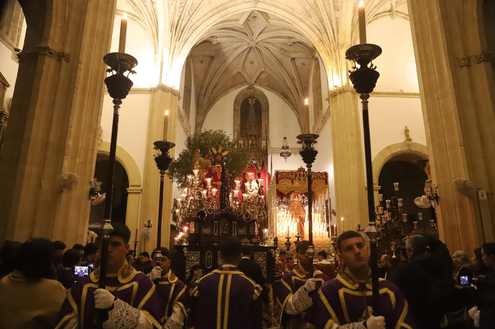 Fotos del Lunes Santo en Tarifa: El huerto y Nuestra Madre de Dios y del Rosario