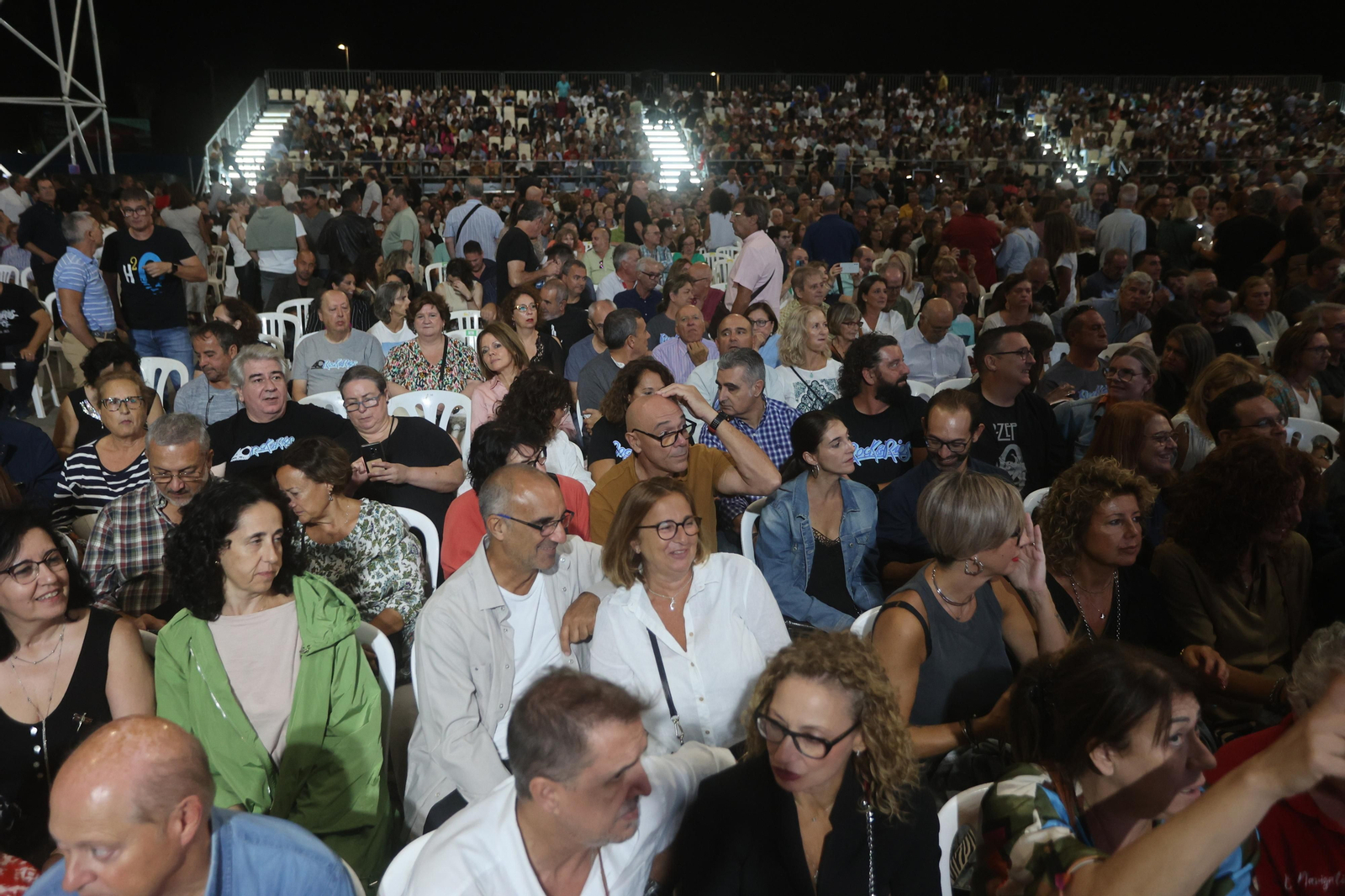 Búscate en el concierto de Miguel Ríos
