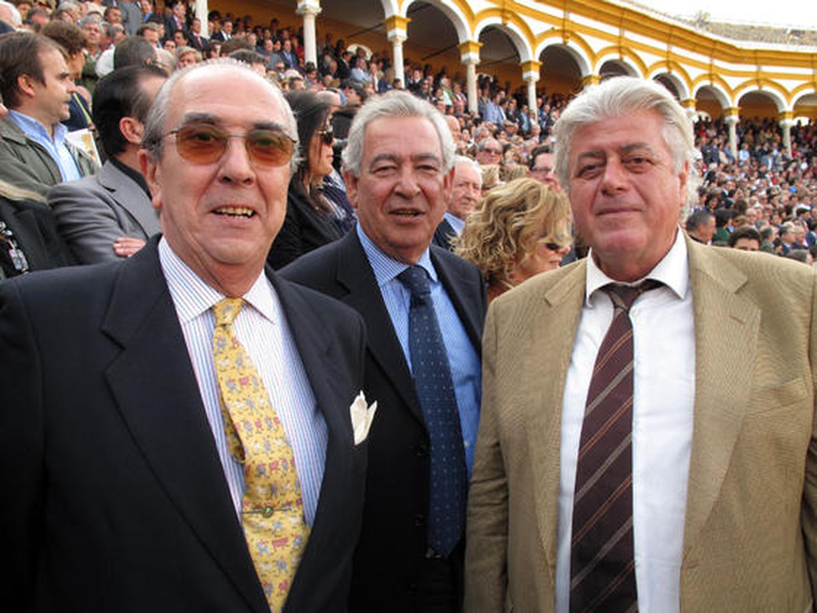 El ganadero Alberto Romero, el notario Juan López y el abogado Fernando Yélamos.

Foto: Victoria Ramírez